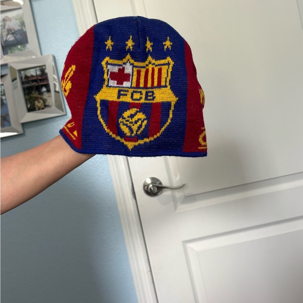FC Barcelona Beanie Hat – “Más que un club” Champions Design - Picture 4 of 4